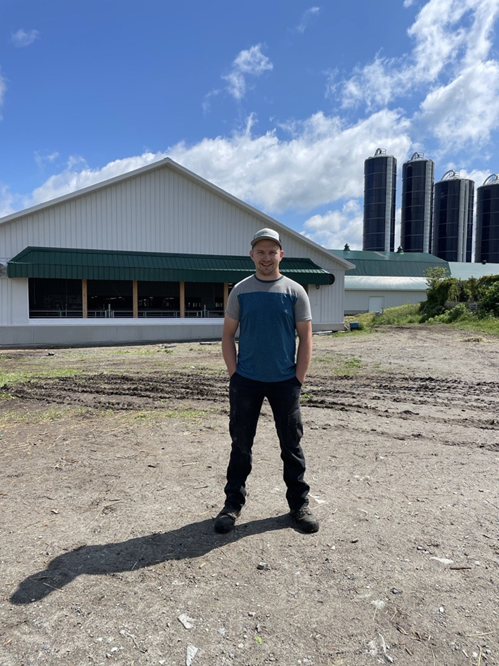 Profil relève Étienne Vigneault | Ferme A.D. Vigneault