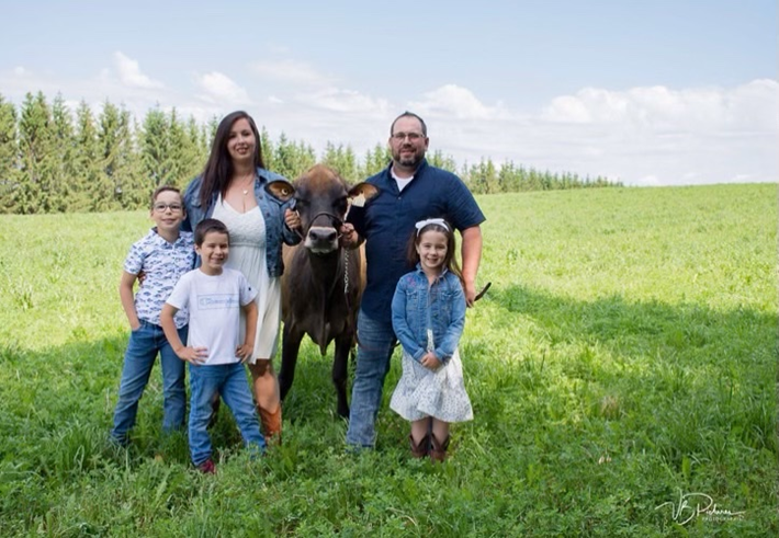 Profil relève Simon Lapointe | Ferme laitière Sima inc.